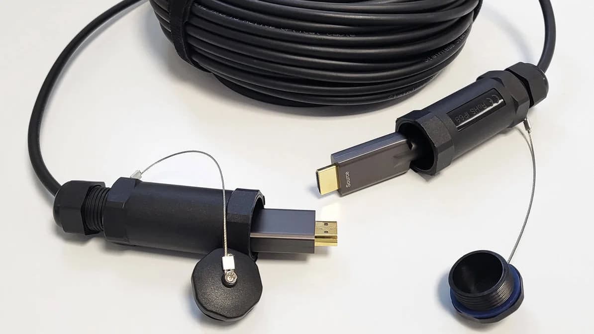 Steel-armoured HDMI AOC cable with IP68 protective sleeves on both connectors