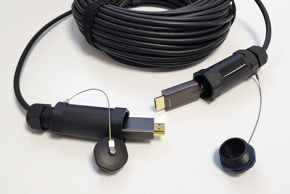 Steel-armoured HDMI-A AOC cable with IP68 protective sleeves